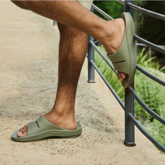 New Oofos recovery, slide sandals, Greene size Men14 Women 16 - Picture 1 of 8